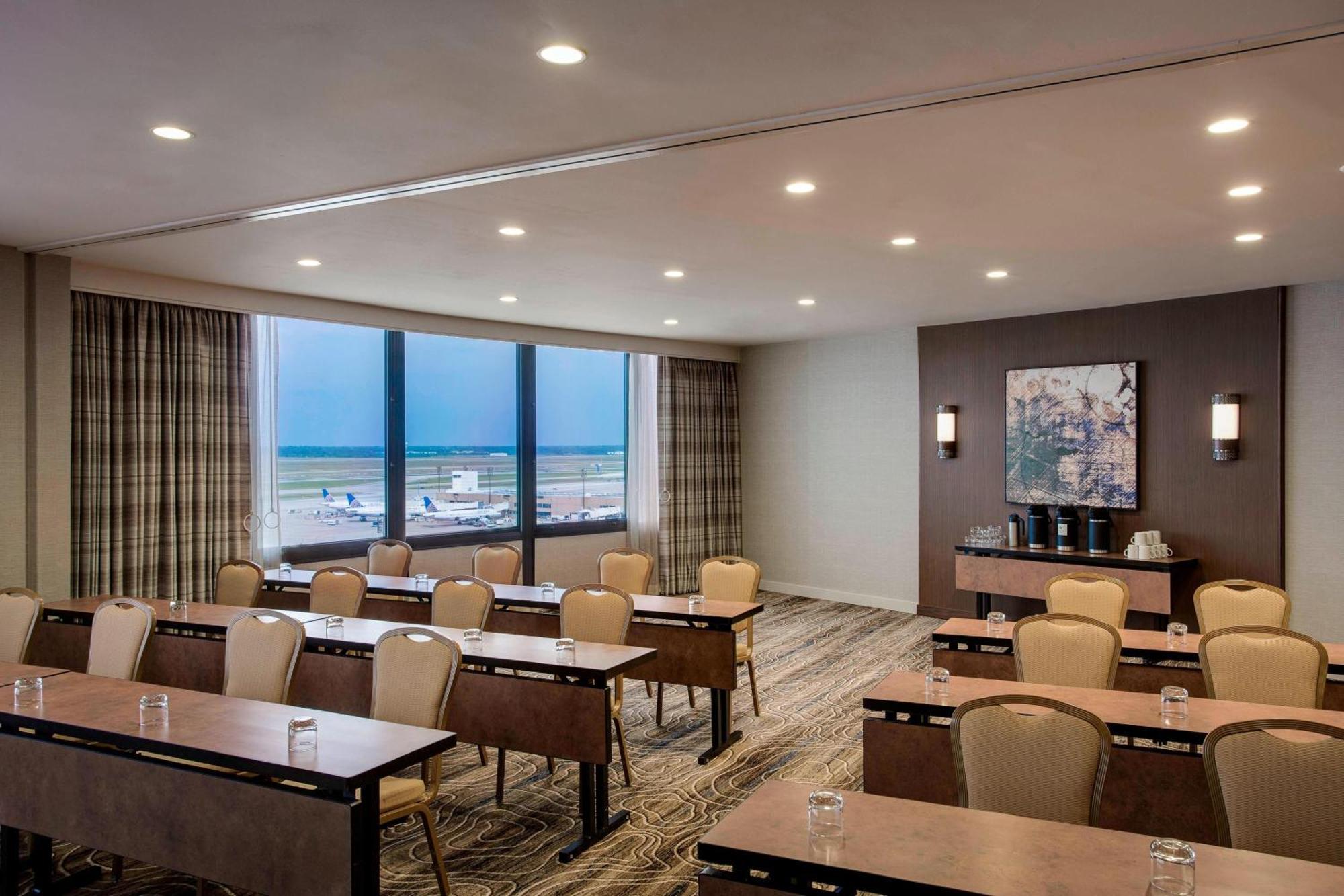 Airport Marriott At George Bush Intercontinental Hotel 4*