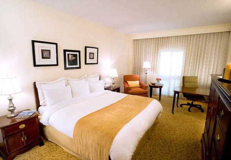 Airport Marriott At George Bush Intercontinental 4*