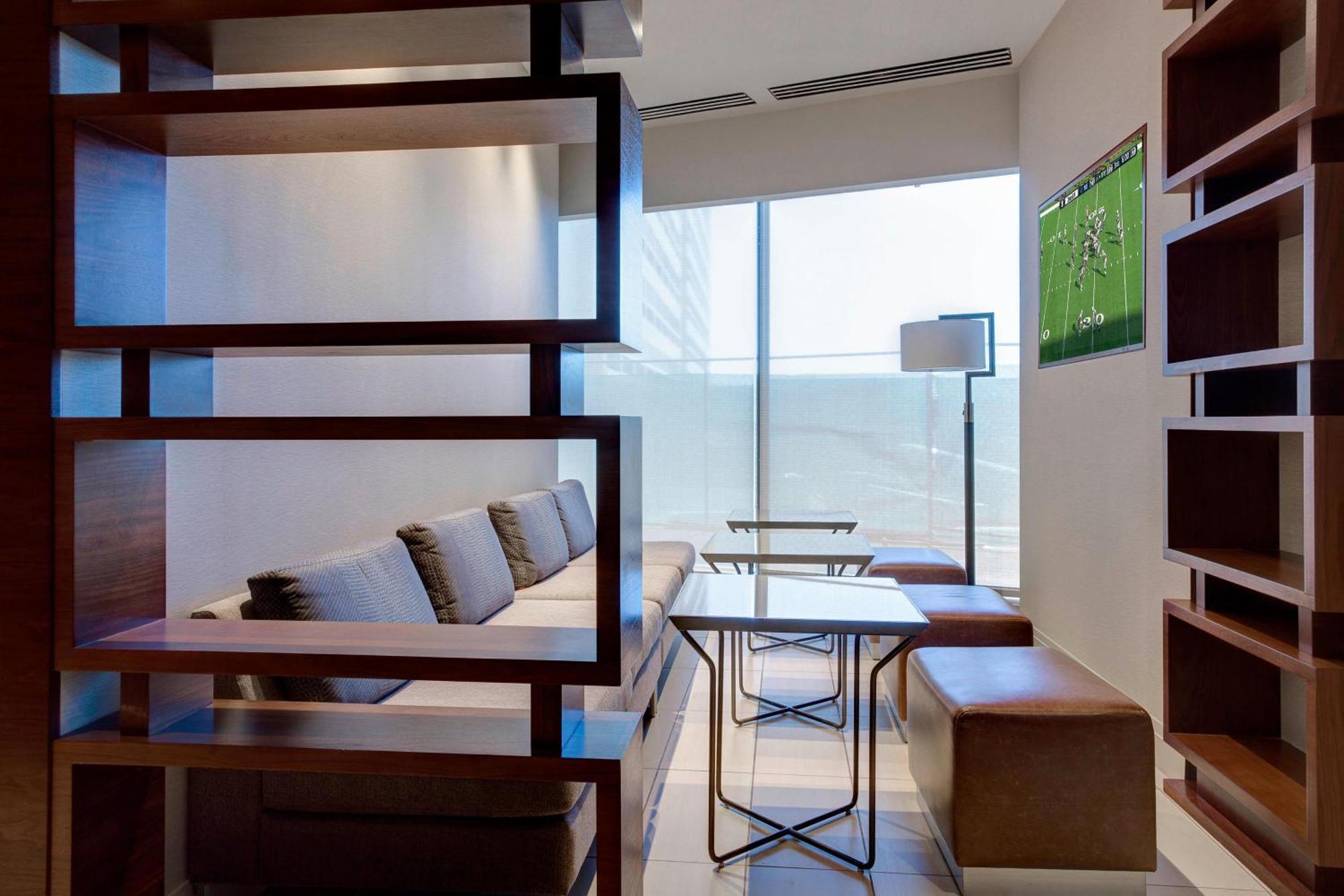 Hotel Airport Marriott At George Bush Intercontinental 4*